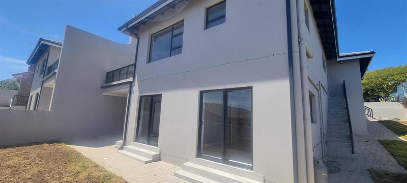 3 Bedroom Property for Sale in Fraaiuitsig Western Cape